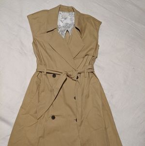 Trenchcoat style sleeveless dress